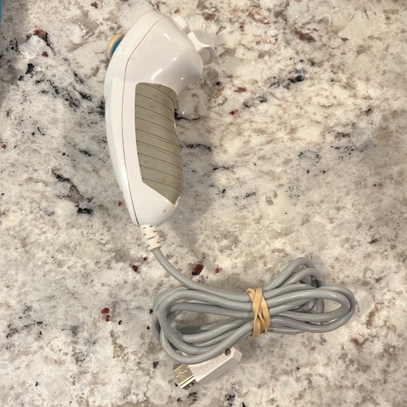 Nyko Kama Nintendo Wii nunchuck - Picture 2 of 2